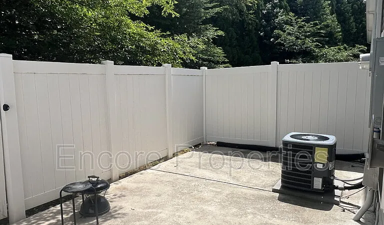 821 Central Park Dr — Photo 14