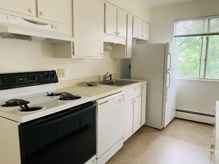 2897 Greenland Drive — Photo 16