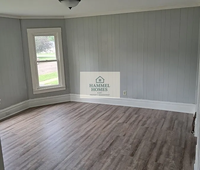 509 E 3rd St S #1 — Photo 3