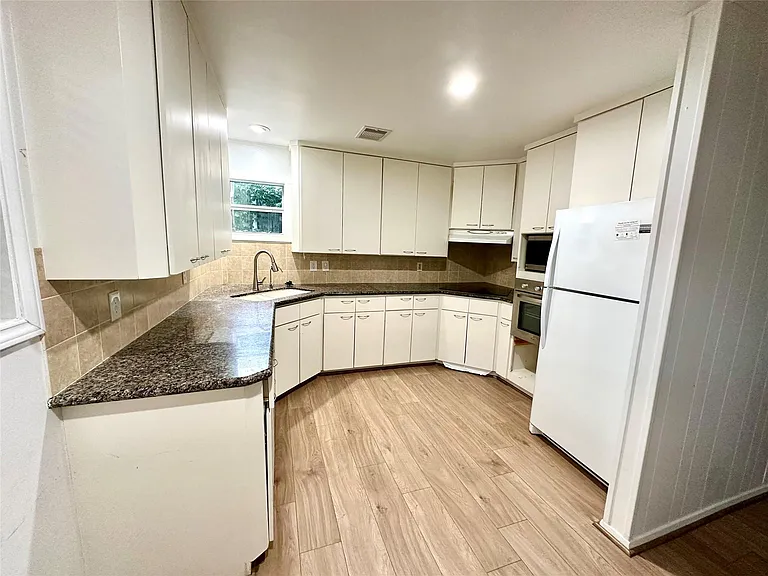 5223 Schuler St — Photo 9