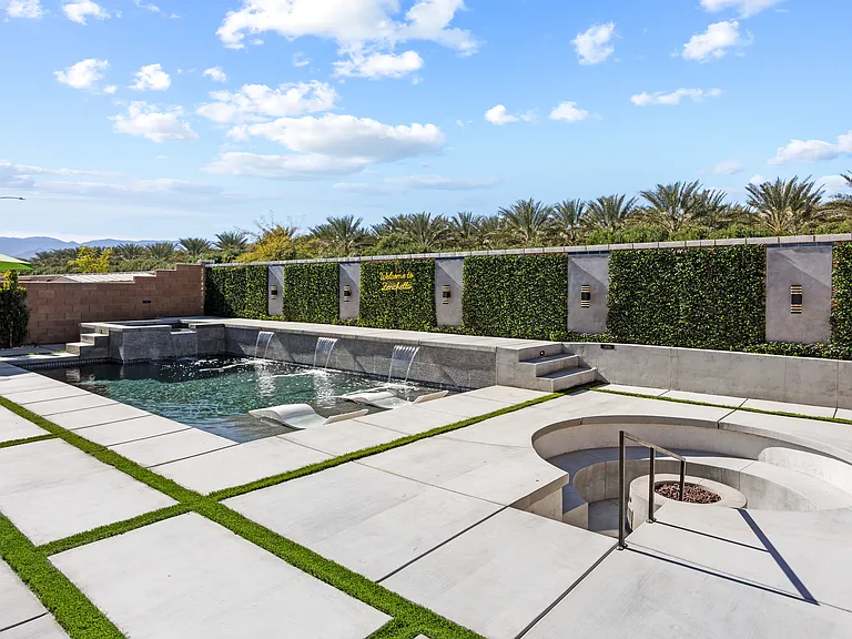 The perfect Coachella getaway!