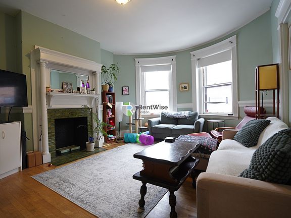 2nd image of 10 Foster St #2
