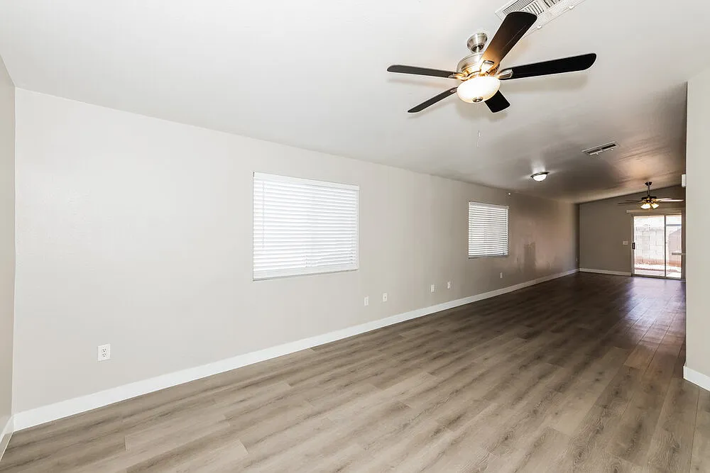 3 bed, 2.0 bath, 1377 sqft, $1,865 — Photo 4
