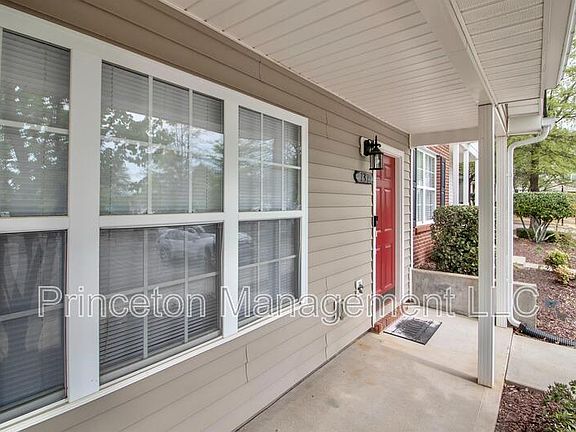 5th image of 137 Lynch Cir
