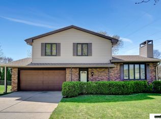 5401 Quail Ridge Cir, Lincoln, NE 68516