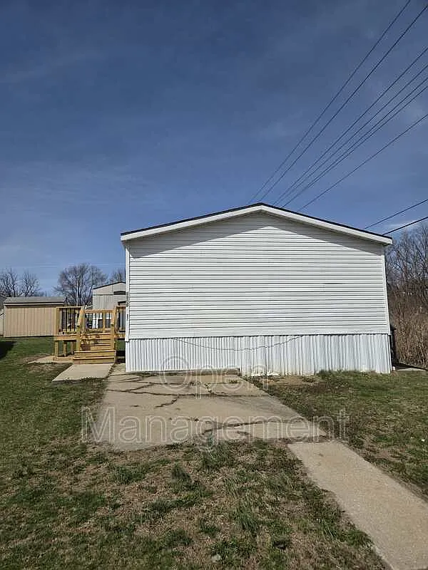 Building Photo - 8701 NE 107th Pl #57