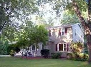 39 Ross Brook Dr, Rochester, NY 14625