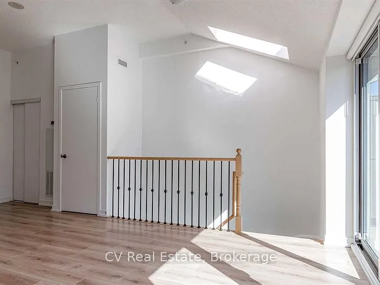 1410 Dupont St #412 — Photo 4