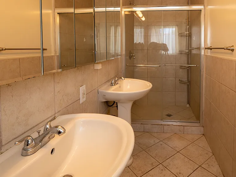 23216 Friar St — Photo 20