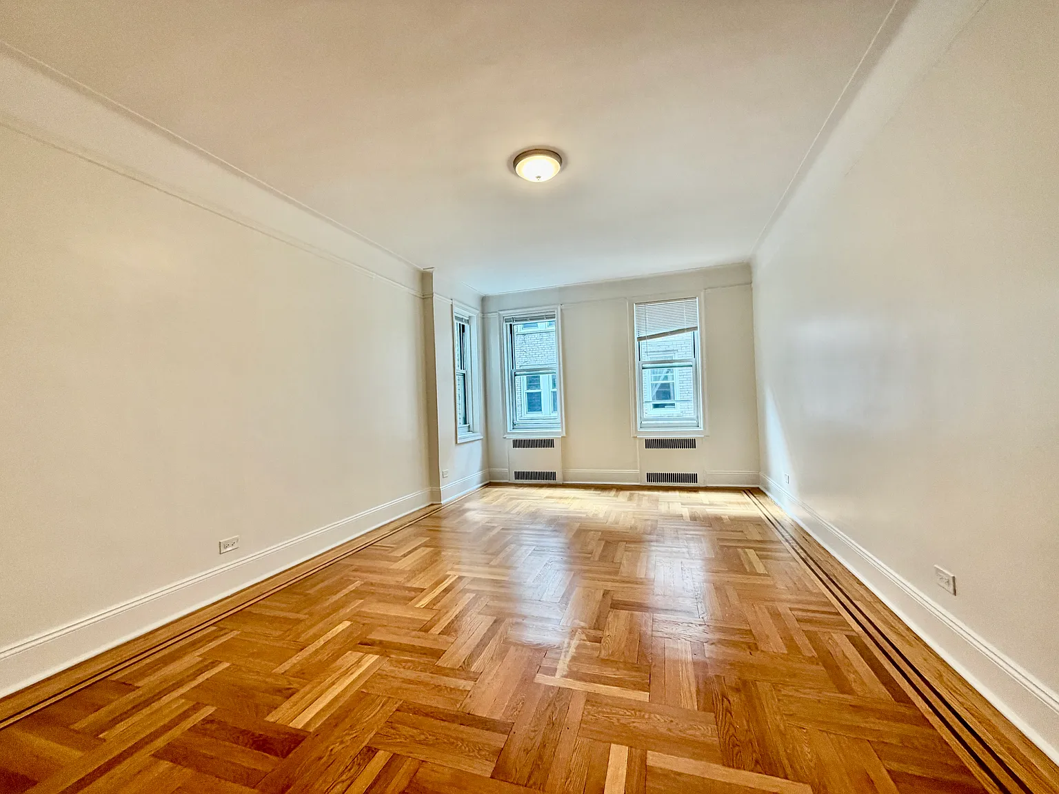 10 Shore Boulevard — Photo 4