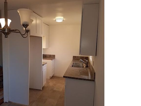 4th image of 5017 S Figueroa St APT 14