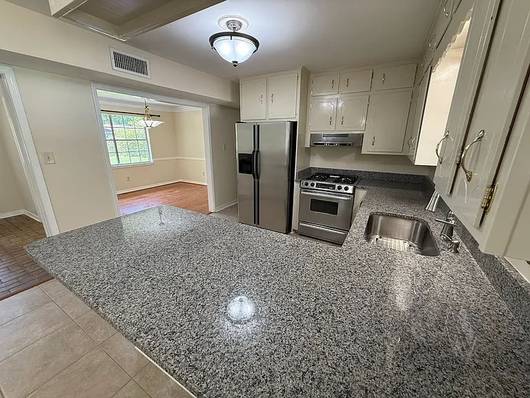 3512 Shadowwood Ct — Photo 7
