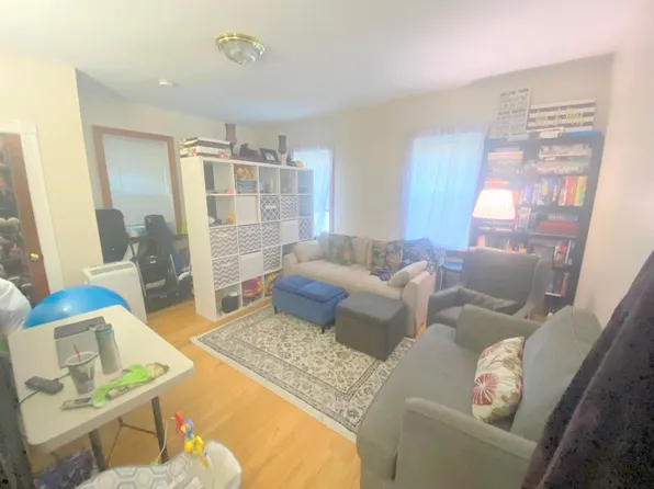 105 Brookline St #1, Cambridge, MA 02139