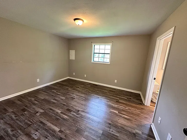 1009 Northwood Dr — Photo 5