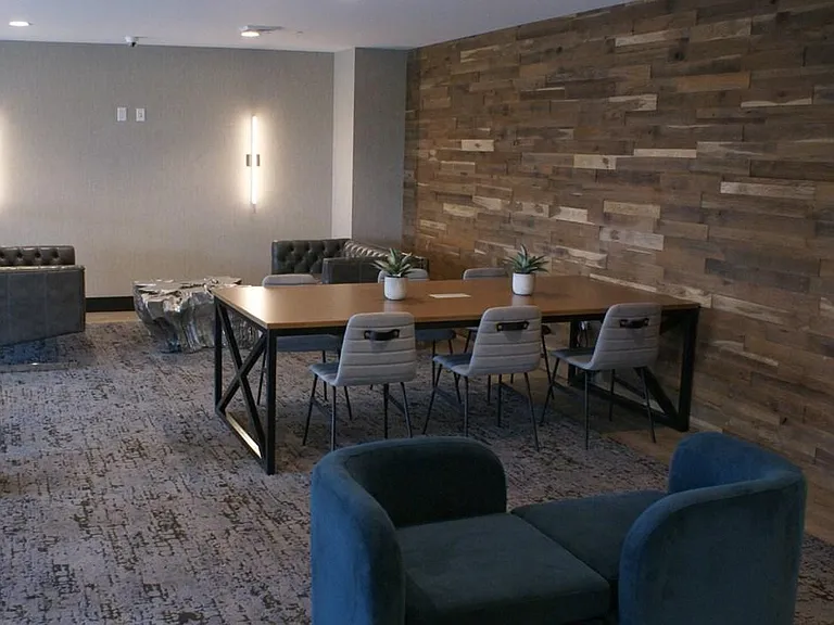 33 University Place Blvd — Photo 25