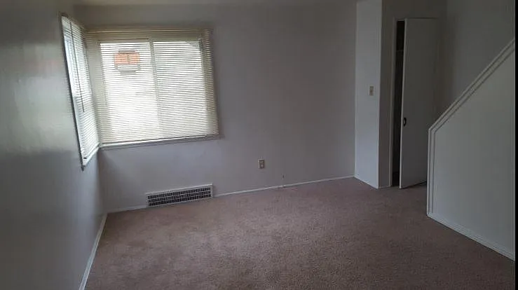 199 Fair St photo 1
