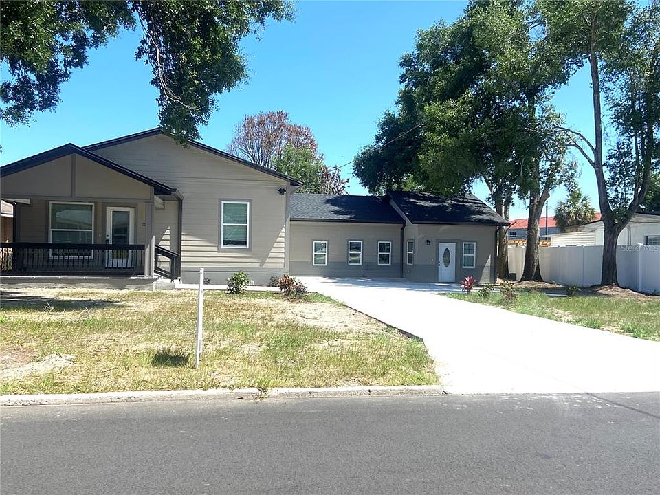 1st image of 207 AVENUE E SE