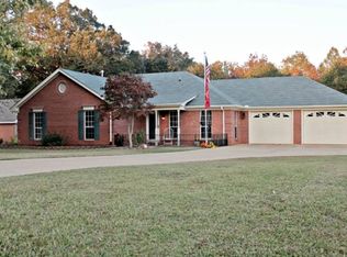 78 Turkey Trail Dr, Deatsville, AL 36022