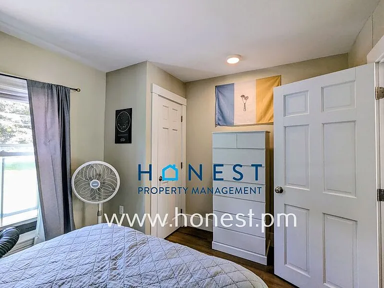 18 Warren St #2 — Photo 9
