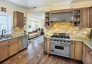 Kitchen :: 1721 Ralston Ave