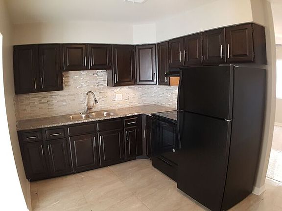 4th image of 301 Arnold St