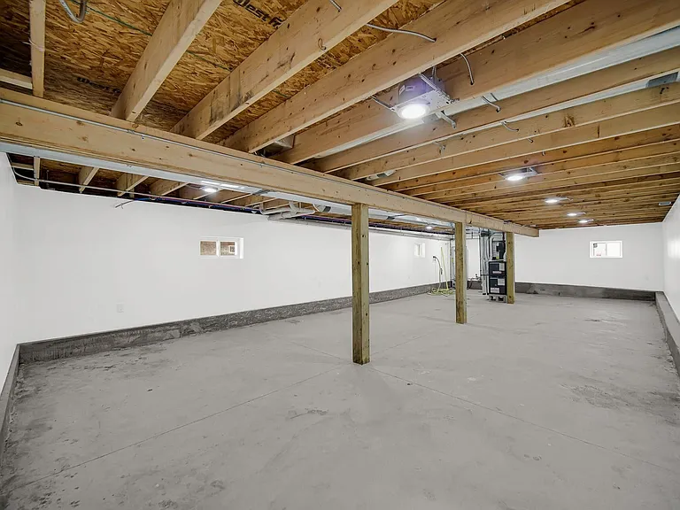 724 Willow Ct — Photo 15