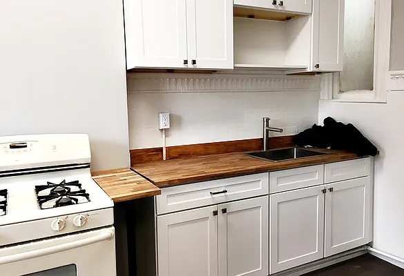 Rented by Capri Jet Realty Corp | media 13