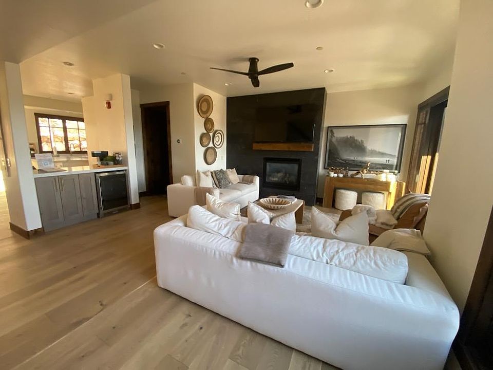 Family room with mini bar