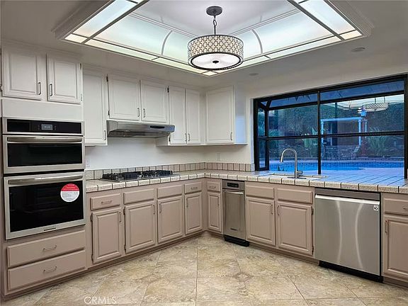 3rd image of 605 Cox Rd