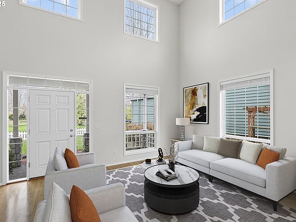 5th image of 1202 NE Parksedge Cir