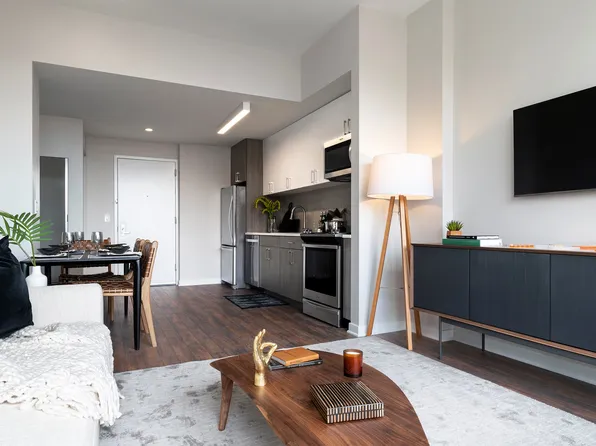 189 Marin Boulevard image 2 of 21