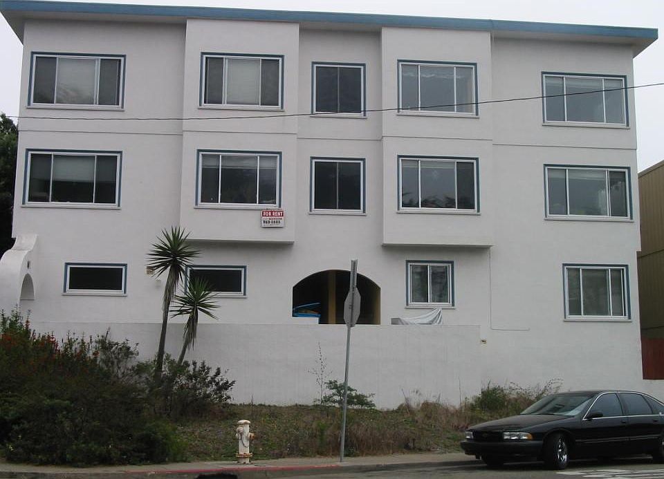 Corner building facing the ocean