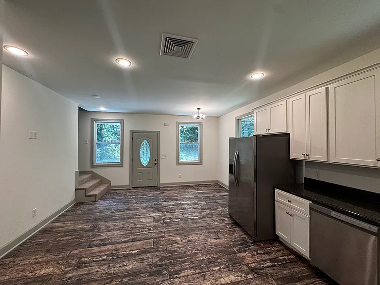 8668 Poplar Creek Rd — Photo 4