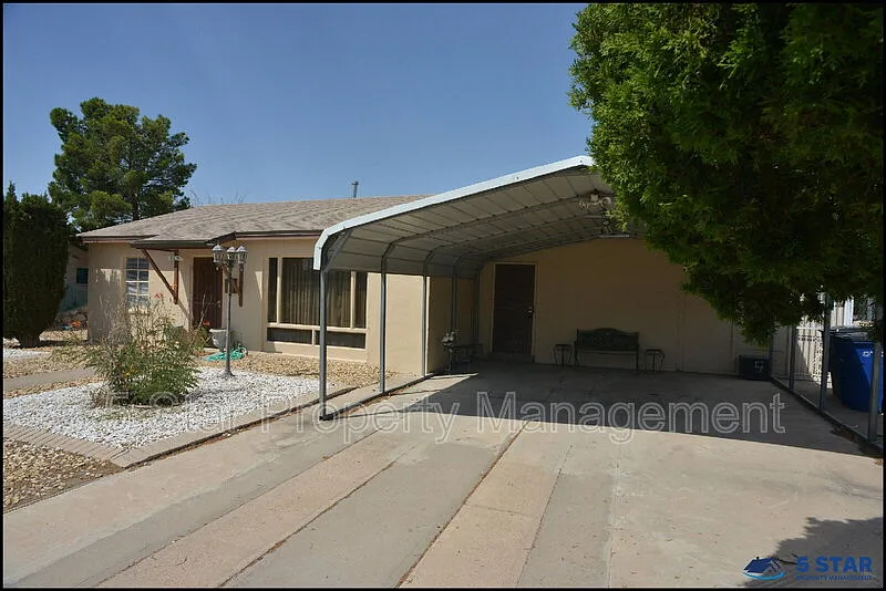3 bed, 1.0 bath, 1107 sqft, $1,400 — Photo 3