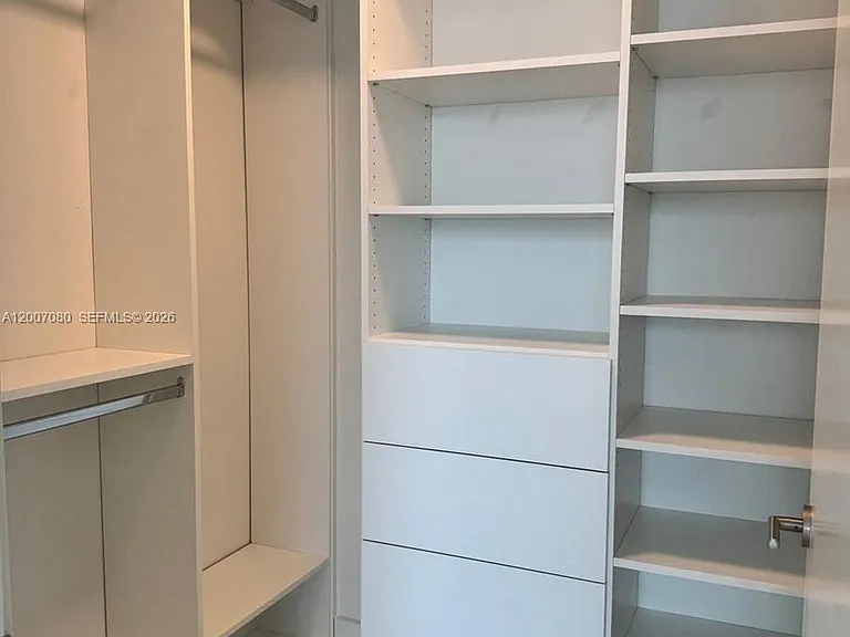77 SE 5th St #Penthouse 01 — Photo 10