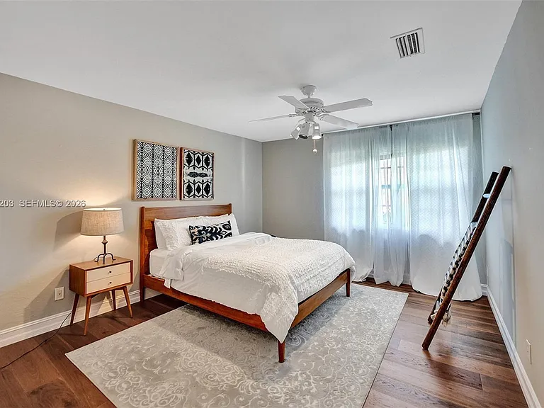 22180 Woodset Ln — Photo 23