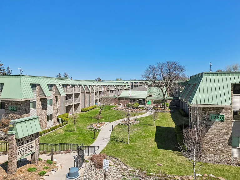 Larpenteur Estates Apartments — Photo 68