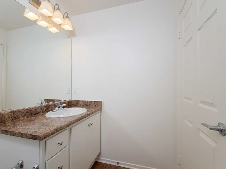 Avila Apartment Homes — Photo 55
