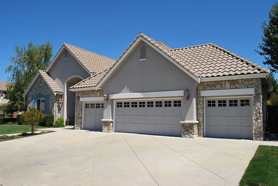 527 Kingsbridge Ct photo 1