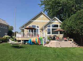 215 Woodpecker Ridge Rd, Tonka Bay, MN 55331