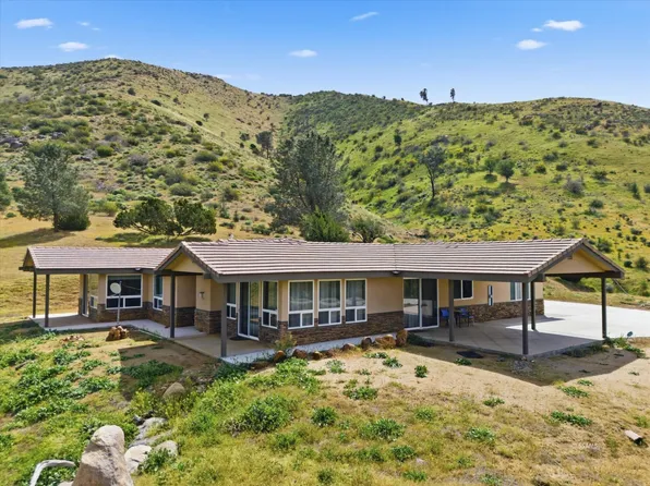 3500 Shadow Mountain Dr, Lake Isabella, CA 93240