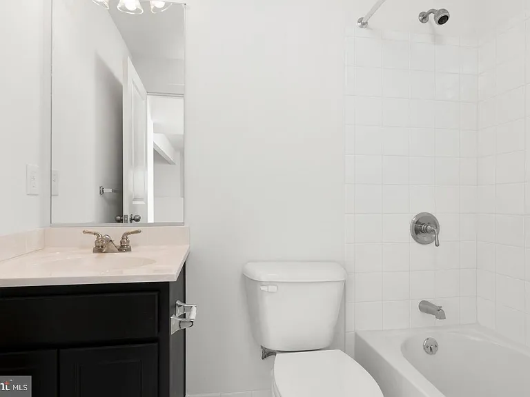 13 1st Ave SW #6 — Photo 27