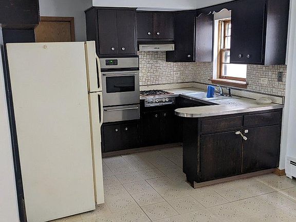4th image of 2403 N 75th Ct APT D