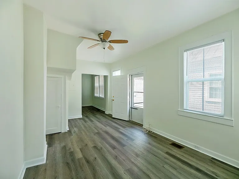 25 1/2 Maverick St — Photo 7