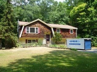 4 N Nabby Rd, Danbury, CT 06811