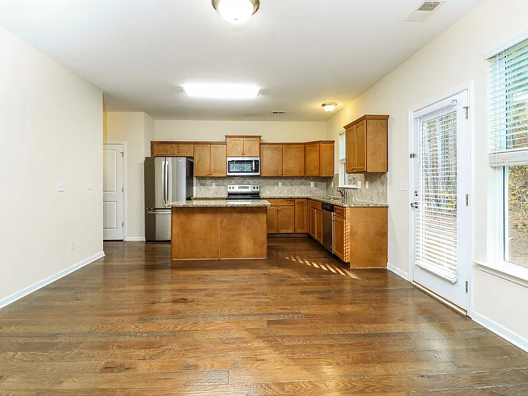374 Darbys Run Ct — Photo 9