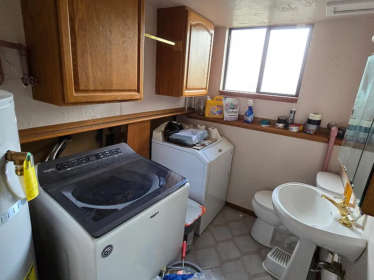 Lower level w/d. Toilet/sink only. no bath/shower