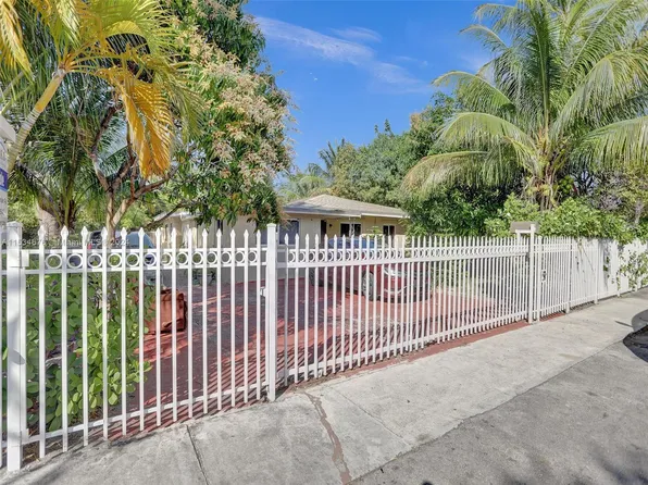 721 NE 137th St, North Miami, FL 33161