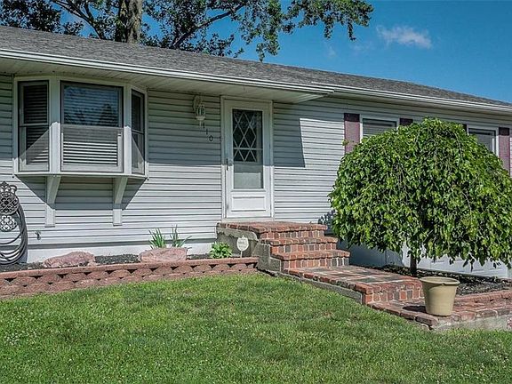 4th image of 110 N 80th Pl