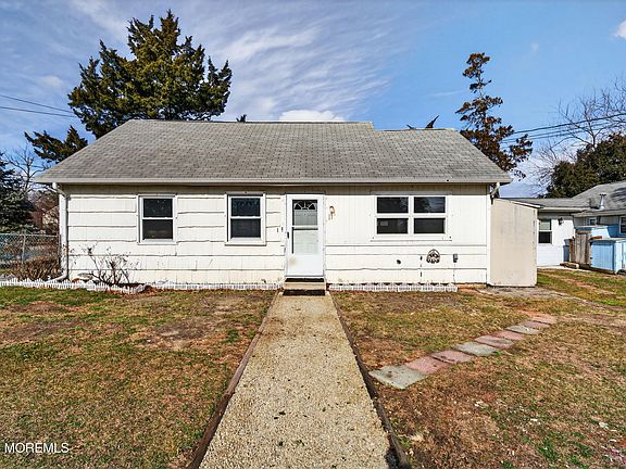 2nd image of 11 Cedar Road